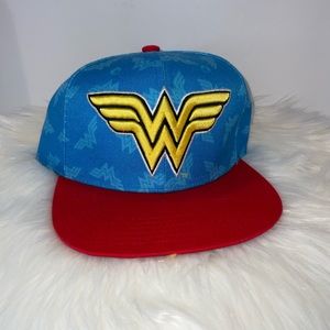 DC COMICS WONDER WOMAN ADJUSTABLE SNAPBACK HAT NWT